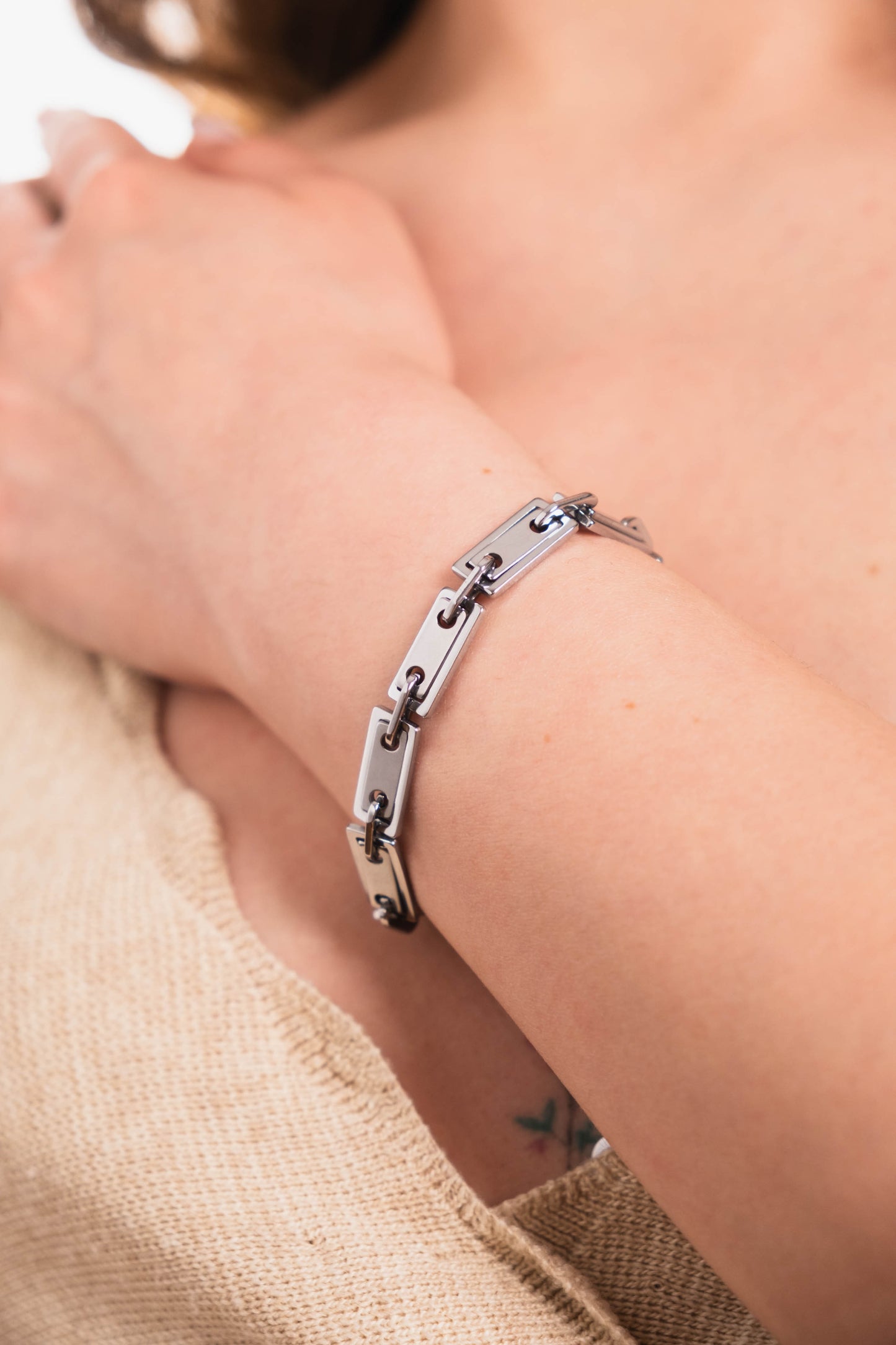 Jakarta Silver Color Tarnish Resistant Steel Chain Bracelet