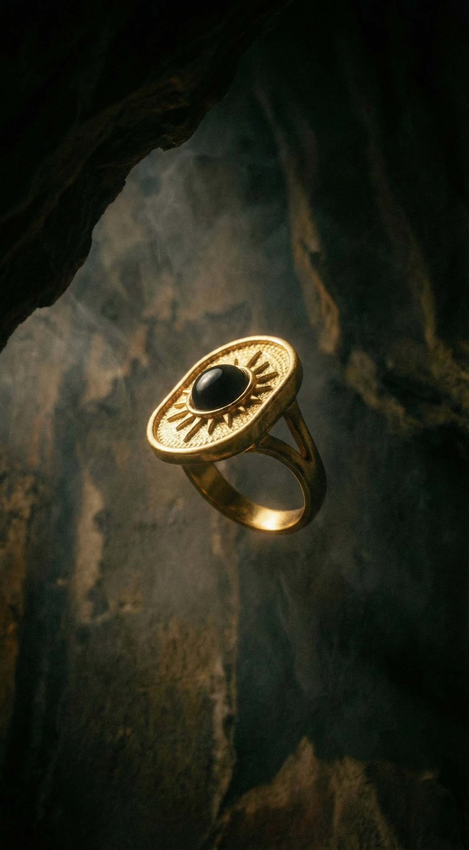 Axella Altın Renkli Kararmaz Siyah Taşlı Güneş Motif Yüzük